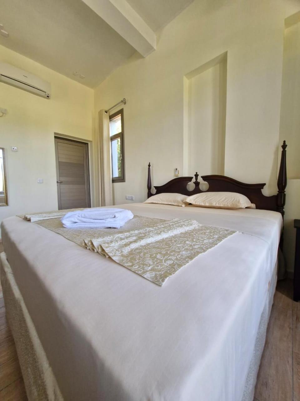 Hotel Royal Point Arugambay Arugam Bay Habitación foto